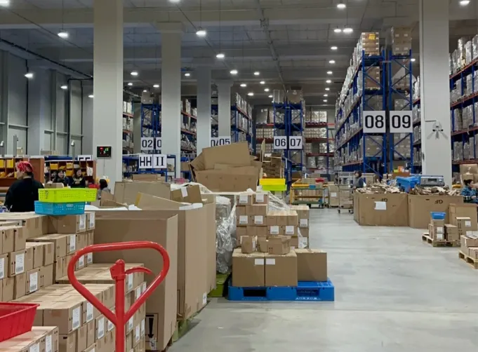 Beszerzési útmutató 2025: Beszerzési típusok, folyamatlépések és kulcsfontosságú stratégiák a költség- és beszállítókezeléshez